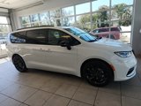 New 2025 Chrysler Pacifica Limited image 2
