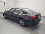 Used 2023 Nissan Altima 2.5 SV image 3