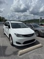 Used 2017 Chrysler Pacifica Touring-L Plus w/ Advanced Safetytec Group image 2
