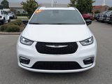 New 2026 Chrysler Pacifica Select image 2