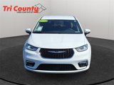 Used 2023 Chrysler Pacifica Touring-L image 2