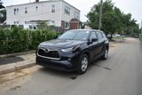 Used 2023 Toyota Highlander LE image 2