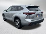 Used 2024 Toyota Highlander XLE image 5
