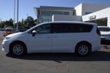 Used 2023 Chrysler Pacifica Touring-L image 4
