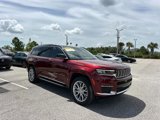 Used 2023 Jeep Grand Cherokee L Summit w/ Luxury Tech Group V image 2