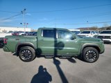 Used 2023 Nissan Frontier PRO-4X w/ Pro Convenience Package image 2