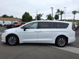 Certified 2024 Chrysler Pacifica Select image 2