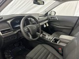New 2025 Mitsubishi Outlander SE image 3