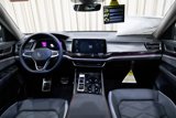 New 2025 Volkswagen Atlas Peak Edition SE image 2