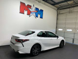 Used 2024 Toyota Camry SE image 3