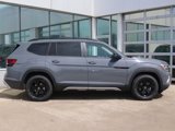 New 2025 Volkswagen Atlas Peak Edition SE image 4