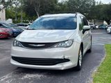 Used 2017 Chrysler Pacifica Touring image 5