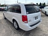 Used 2019 Dodge Grand Caravan SXT image 3
