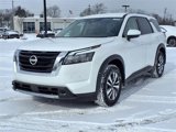 New 2025 Nissan Pathfinder SL image 4