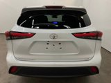 Used 2023 Toyota Highlander XLE image 5