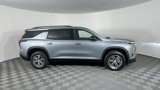 New 2025 Chevrolet Traverse LT image 2