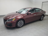 Used 2023 Nissan Altima 2.5 SV image 2