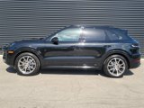 Used 2025 Porsche Cayenne image 2