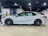 Used 2022 Toyota Camry SE image 2