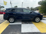 Used 2017 Kia Sorento LX w/ LX Convenience Package image 4