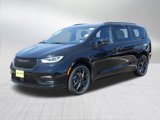 New 2025 Chrysler Pacifica Limited image 3
