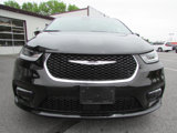 Used 2023 Chrysler Pacifica Touring-L image 3