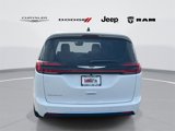 New 2026 Chrysler Pacifica Select image 4