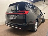 New 2025 Chrysler Pacifica Select image 2
