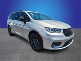 New 2023 Chrysler Pacifica Limited w/ S Appearance Package image 2