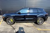 Certified 2022 Porsche Cayenne Platinum Edition image 2