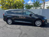 Used 2017 Chrysler Pacifica Touring-L image 2