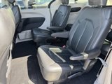 Used 2017 Chrysler Pacifica Touring-L image 5
