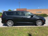 Used 2022 Chrysler Voyager LX image 4