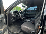 Used 2017 Toyota Tacoma TRD Off-Road image 3