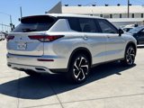 Used 2024 Mitsubishi Outlander SE Black Edition image 3
