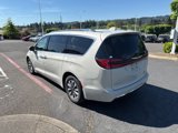 Used 2021 Chrysler Pacifica Touring-L image 4
