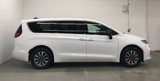 New 2025 Chrysler Pacifica Select image 4
