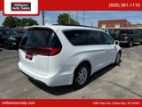 Used 2022 Chrysler Pacifica Touring-L image 3