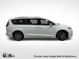 Used 2022 Chrysler Pacifica Pinnacle image 2