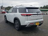 New 2025 Nissan Pathfinder Platinum image 3