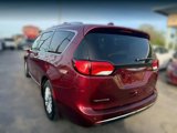 Used 2018 Chrysler Pacifica Touring-L image 4