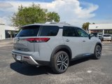 New 2025 Nissan Pathfinder Platinum image 4