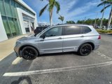 Used 2022 Volkswagen Tiguan SE R-Line image 2
