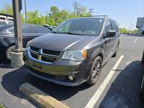 Used 2017 Dodge Grand Caravan SXT image 6