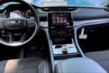 New 2025 Jeep Grand Cherokee Altitude image 5