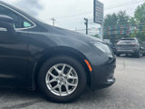 Used 2022 Chrysler Voyager LX image 4