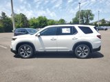New 2025 Honda Pilot Touring image 2