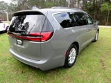 Used 2022 Chrysler Pacifica Touring-L image 6