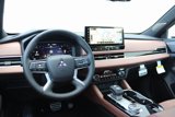New 2025 Mitsubishi Outlander SEL image 3