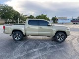 Used 2017 Toyota Tacoma TRD Sport w/ Tow Package (A/T) image 4